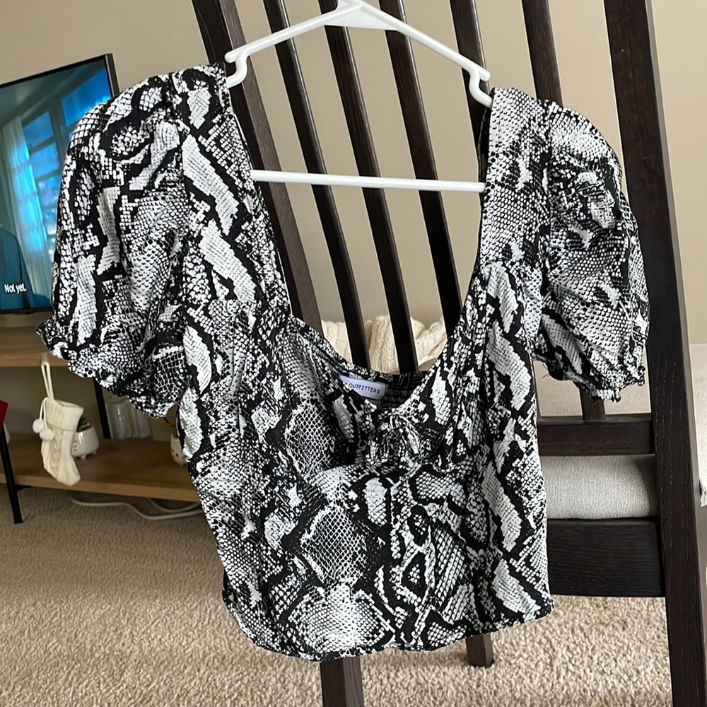 Snake print puff sleeve top